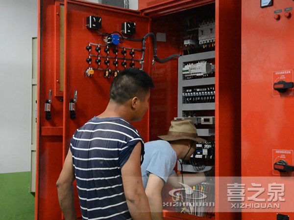 喜之泉柴油机消防泵控制柜安装调试现场